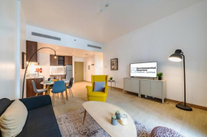 Bustling Beach Hotspot - Stylish Interior - La Mer